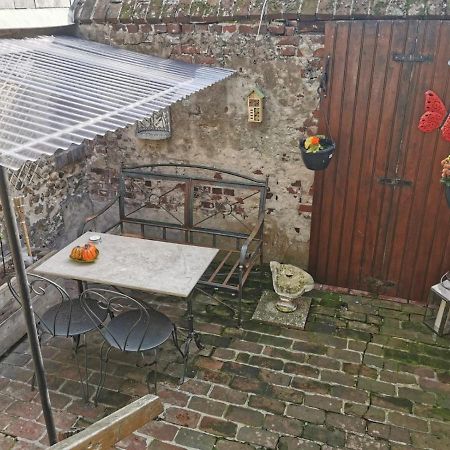 Appartement De Charme Honfleur Exteriör bild