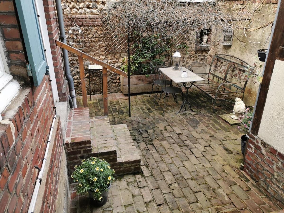 Appartement De Charme Honfleur Exteriör bild